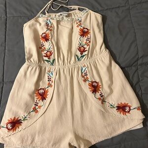 DAVI & DANI Cream Floral Embroidered Romper